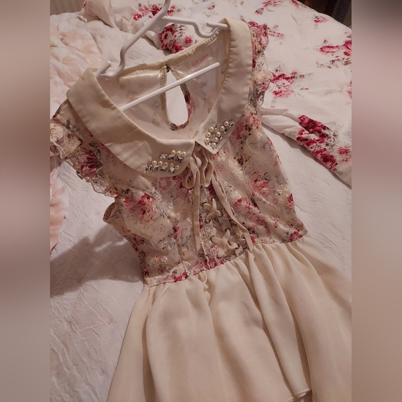 Ext. Rare Liz Lisa Flower Top - Picture 9 of 16